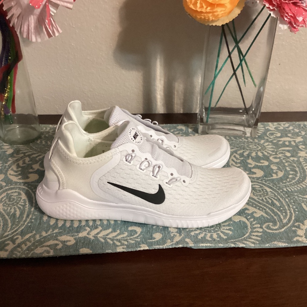 NWOT Nike Free RN 2018 Women's Running Shoes size 7